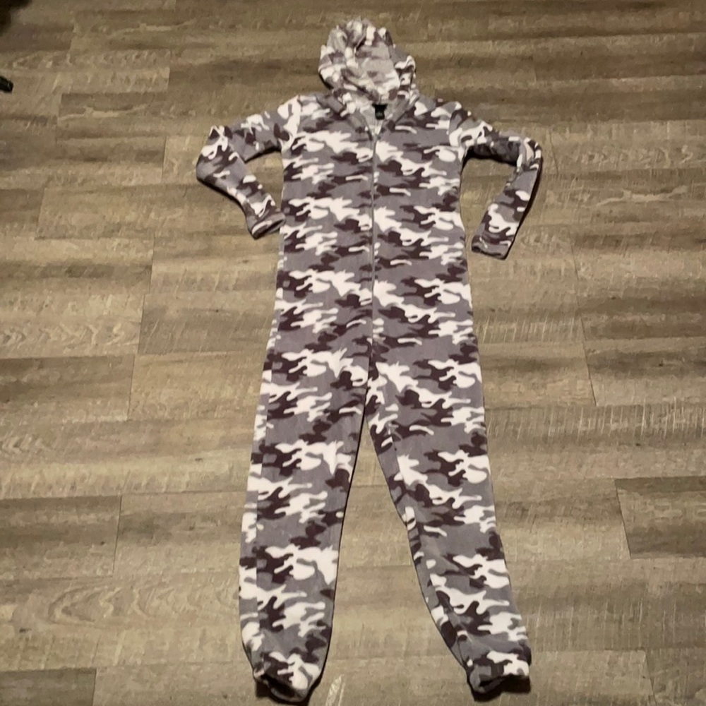 Hooded onesie pajamas